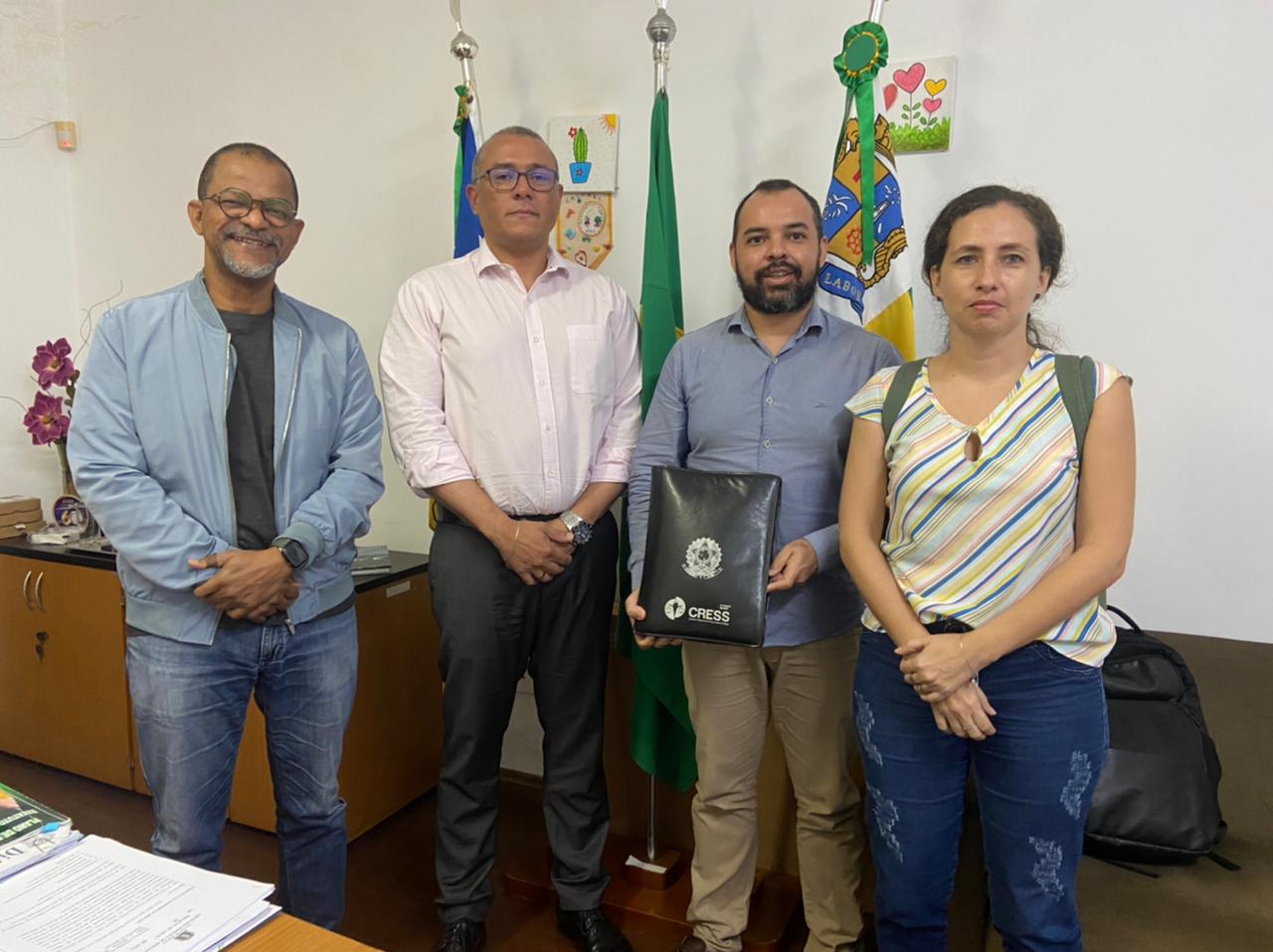 Conselheiros do CRESS-SE realizam reunião com vereador Bittencourt e secretário de Educação de Aracaju
