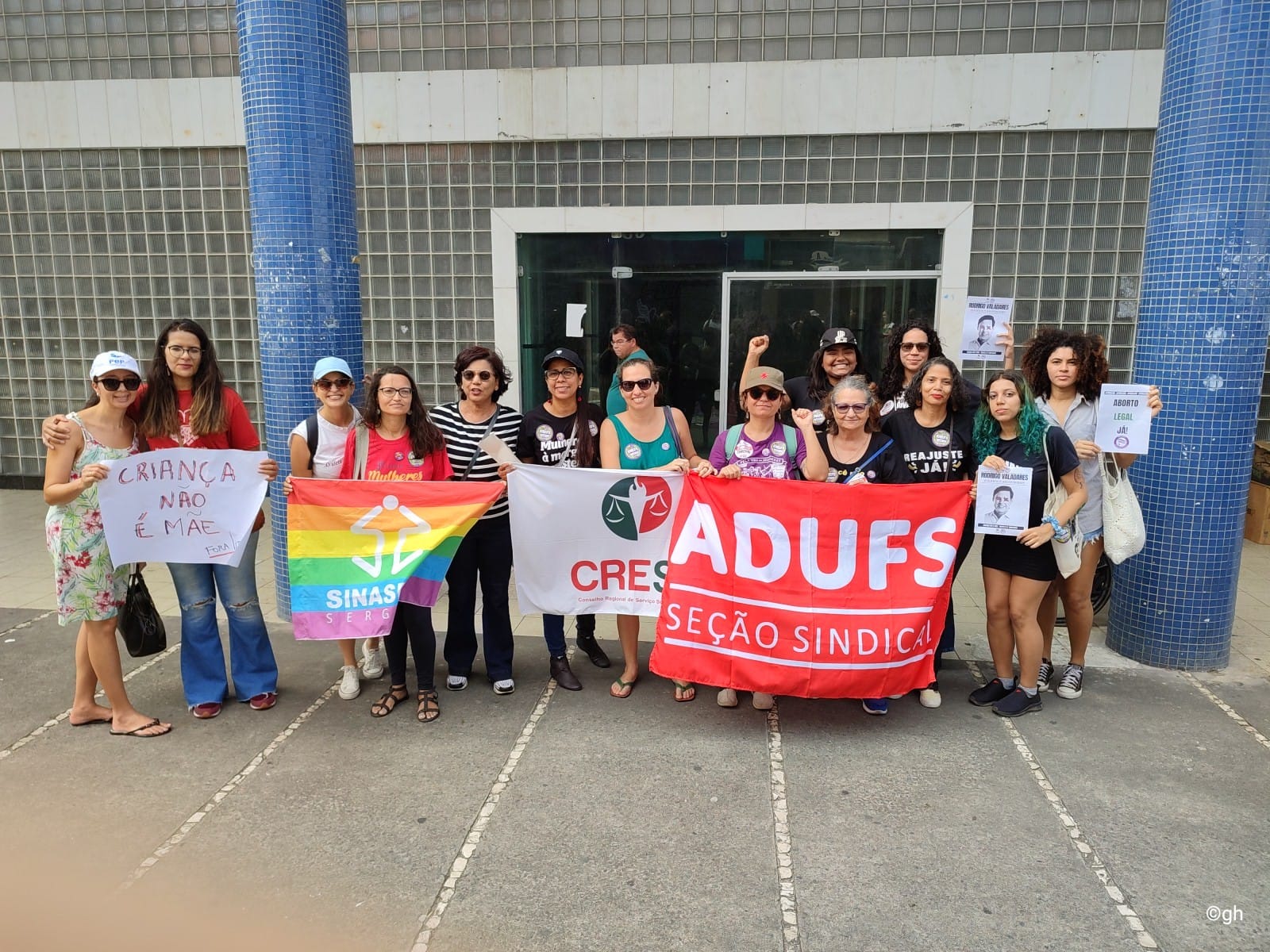CRESS em defesa dos direitos humanos das meninas e mulheres do Brasil